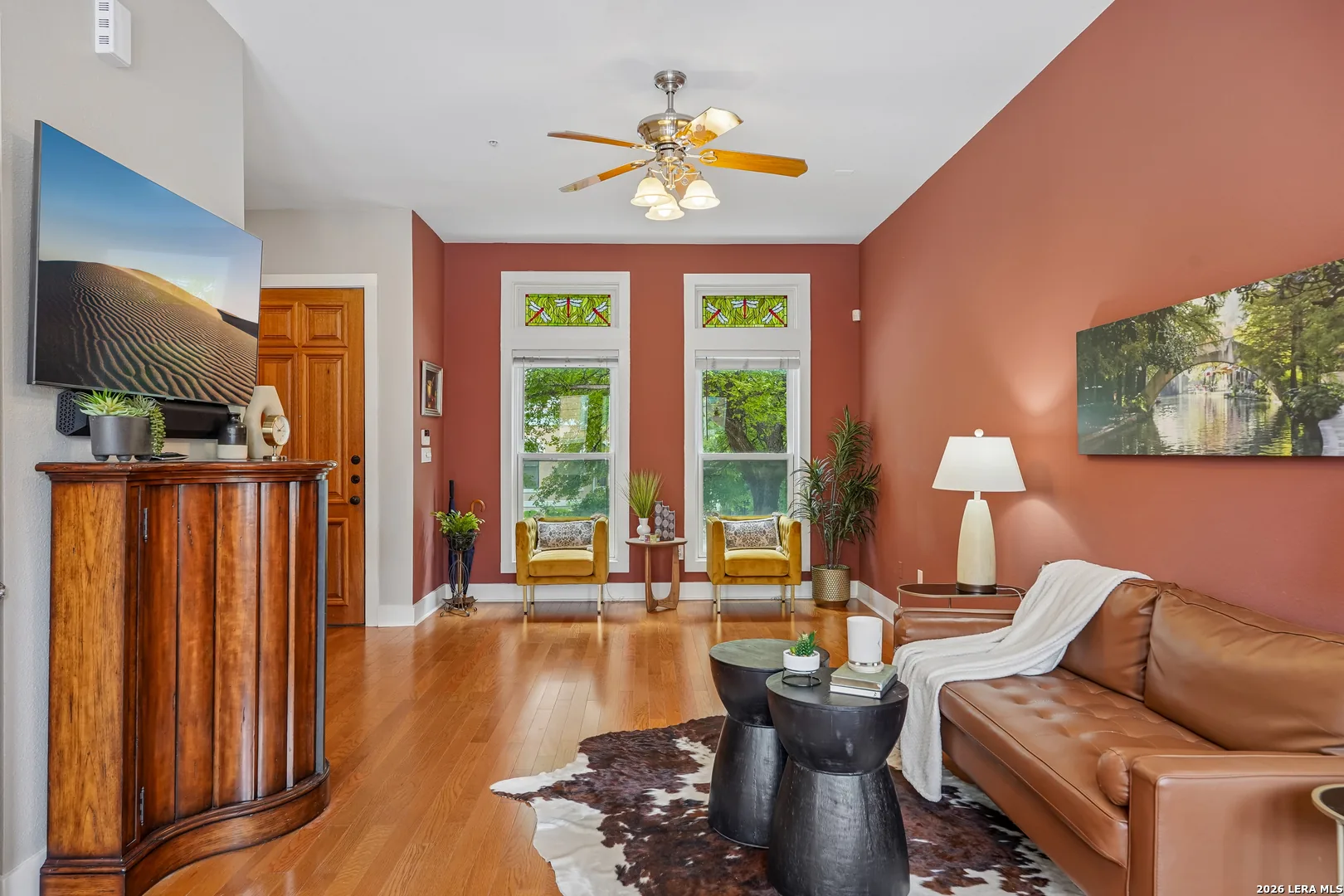 How Should a San Antonio Seller Prepare a Covered Patio Before Listing Photos? staging article